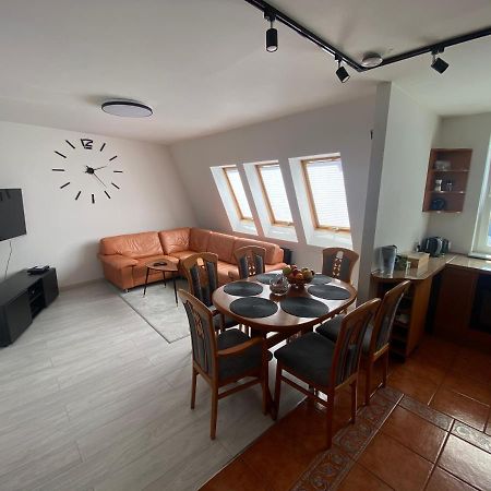 Apartament Dwupoziomowy - Klimatyzacja Apartman Słupsk Kültér fotó